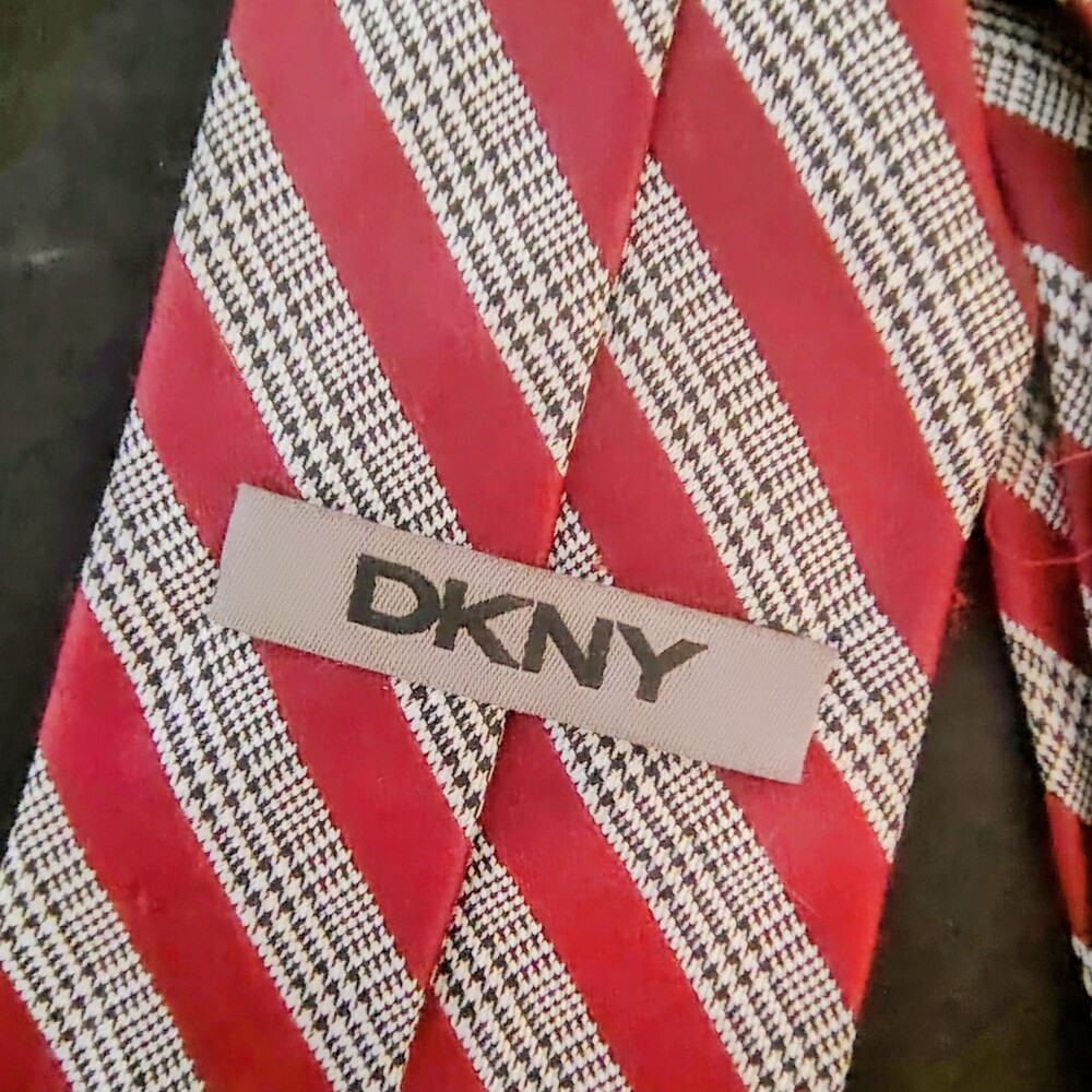 DKNY tie, Donna Karen New York, vintage, red, good , business casual
